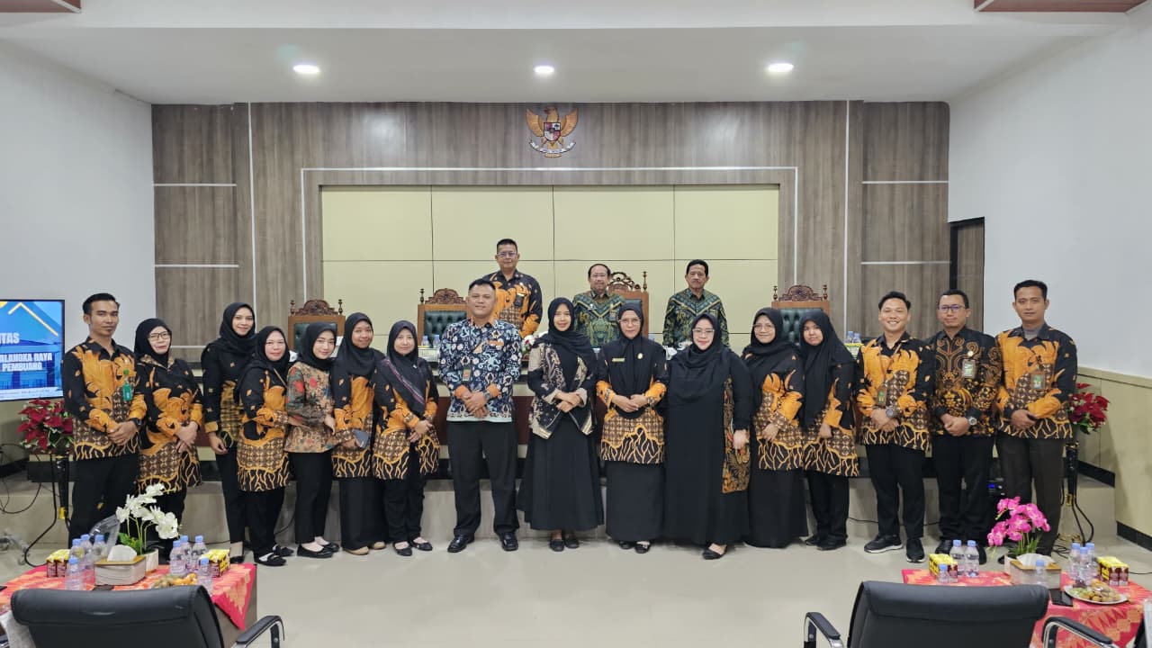 71. Pimpinan PTA Palangka Raya Berikan Pembinaan di PA Kuala Pembuang 1