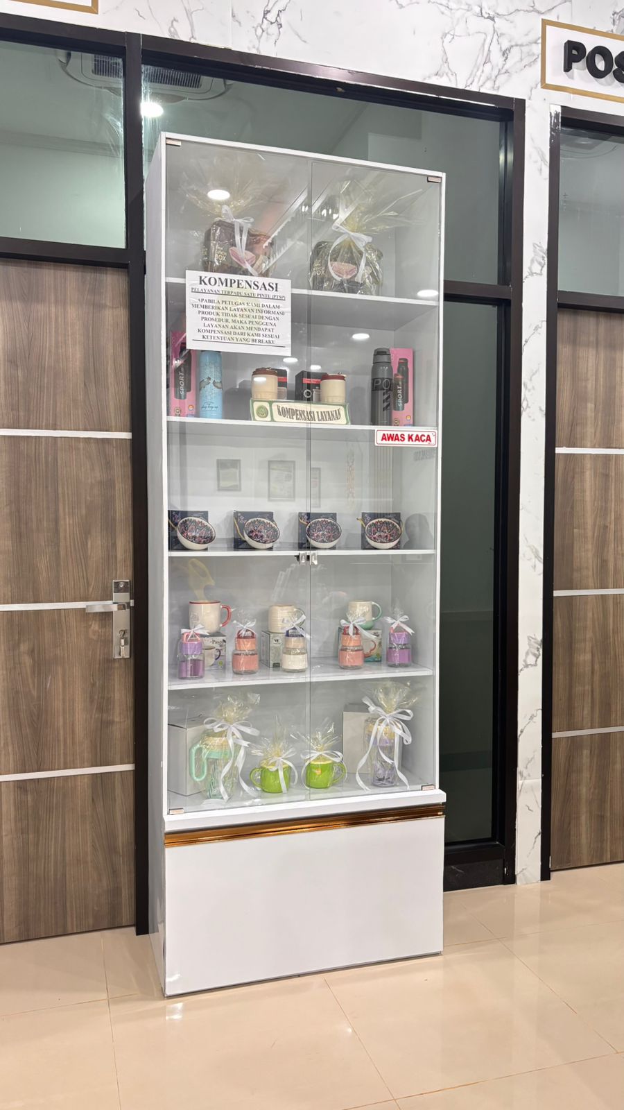 72. Kuatkan Kualitas Pelayanan PTSP PA Kuala Pembuang Sediakan Kompensasi Layanan dalam Mendukung Zona Integritas