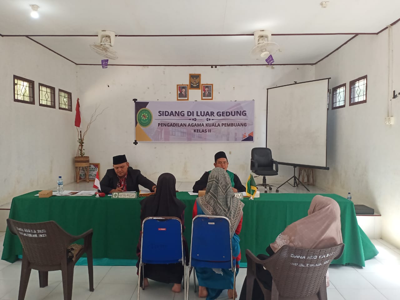 sidang luar gedung 1