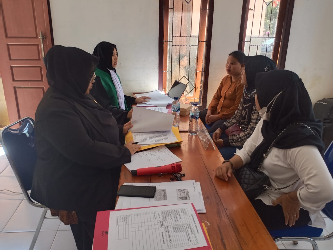 sidang luar gedung 3